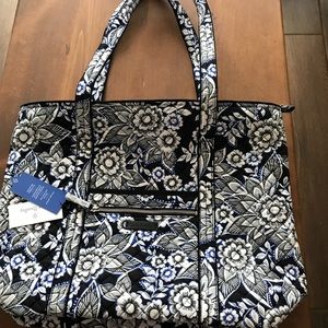 NWT Vera Bradley Iconic Vera in Snow Lotus